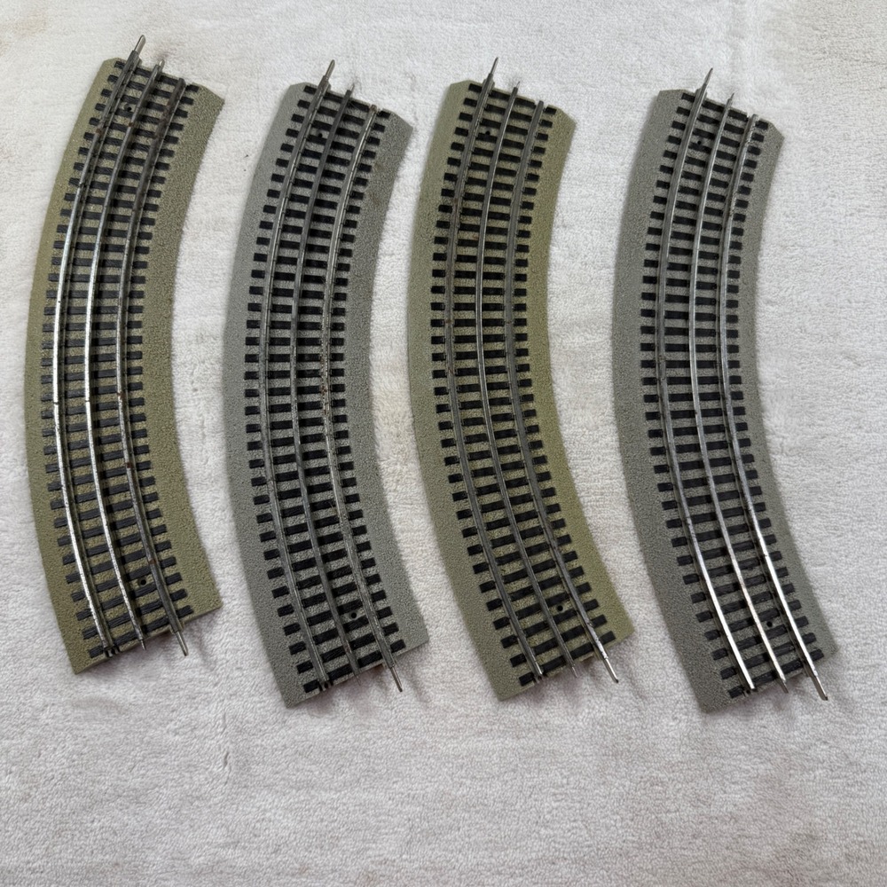 Lionel FasTrack O-36 Full Curve Track O Gauge Train Layout 4 Piece Lot 6-12015